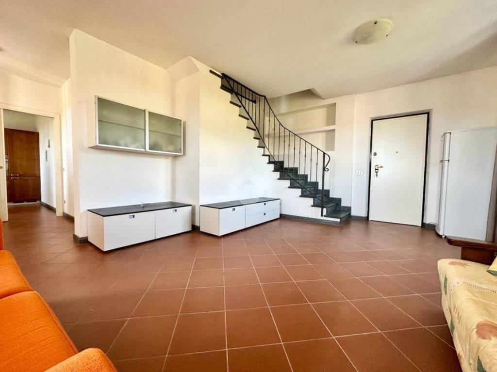 Appartamento in vendita a Sarzana via sarzanello, 89