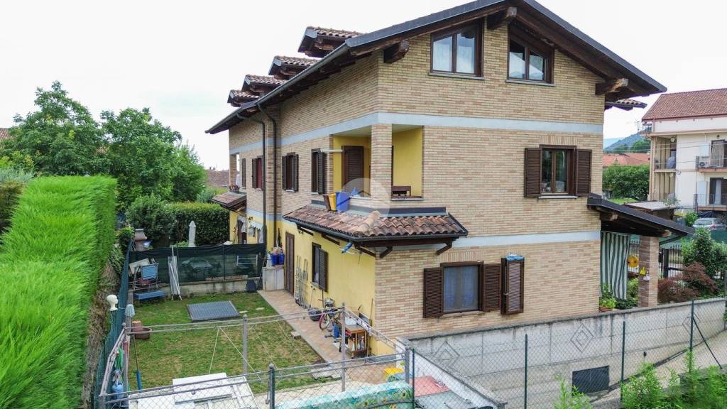 Villa Bifamiliare in vendita a La Cassa via Giuseppe Bonino, 8