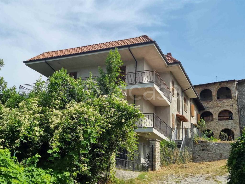 Villa in vendita ad Alta Val Tidone