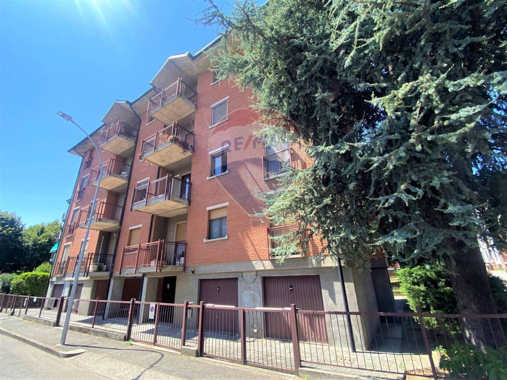 Appartamento in vendita a Pavia via Bertani, 1