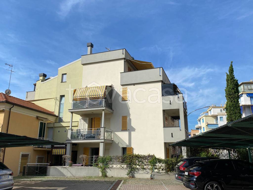 Appartamento in vendita a Loano via Trento e Trieste