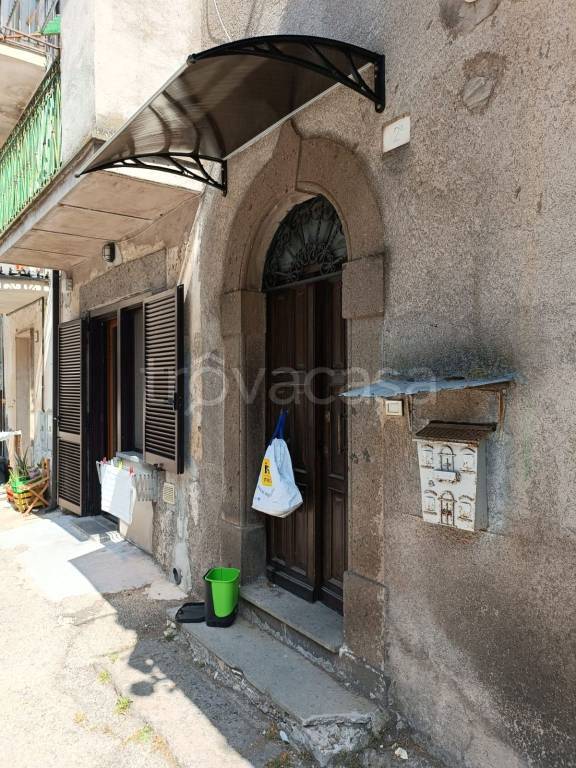 Appartamento in in vendita da privato a Villa San Giovanni in Tuscia piazza San Giovanni Battista, 2a