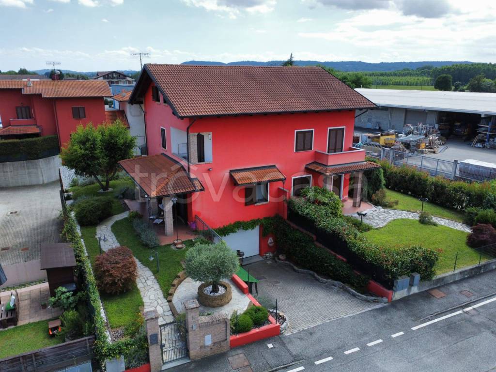 Casa Indipendente in vendita a Strambino via Cuneo, 14