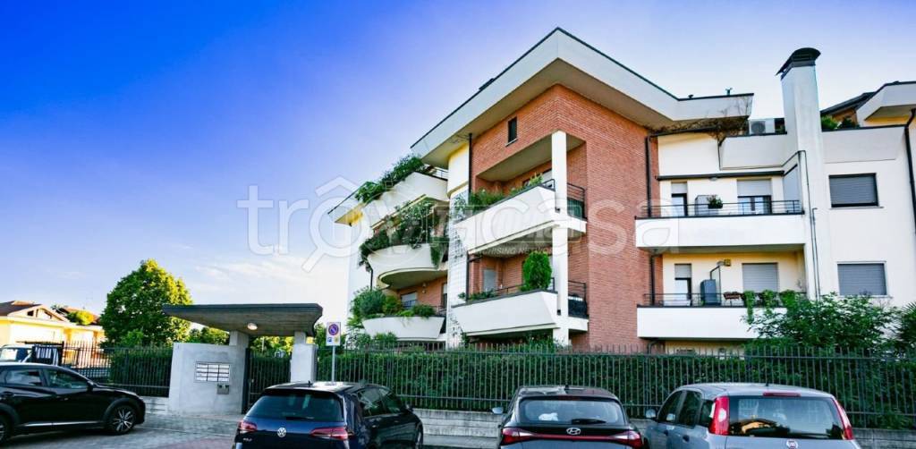 Appartamento in vendita a Inveruno via Sondrio 3