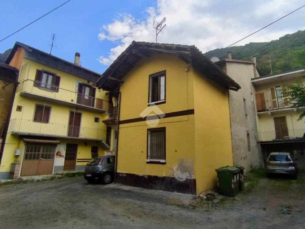 Casa Indipendente in vendita a Chiusa di San Michele piazza Bauchiero Bruno, 5