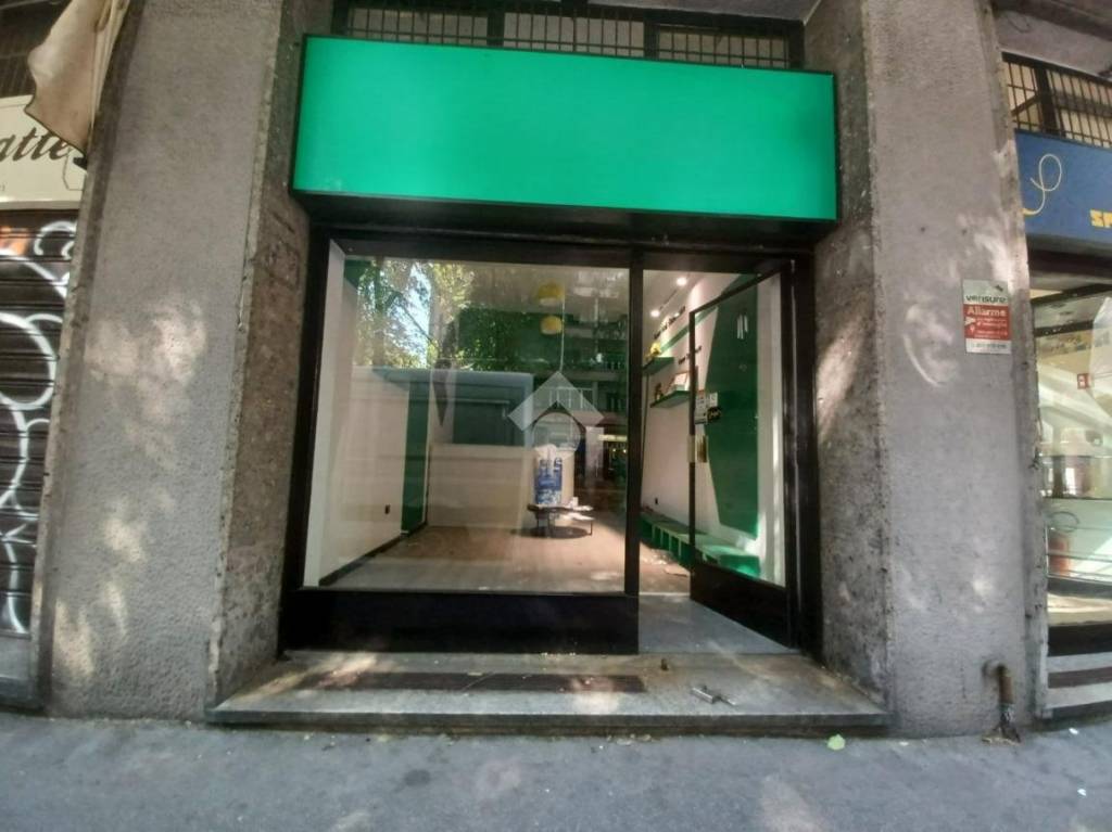 Negozio in affitto a Milano via Domenico Cucchiari, 9