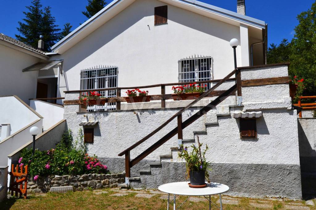 Villa Bifamiliare in vendita a Borzonasca via Giaiette, 21
