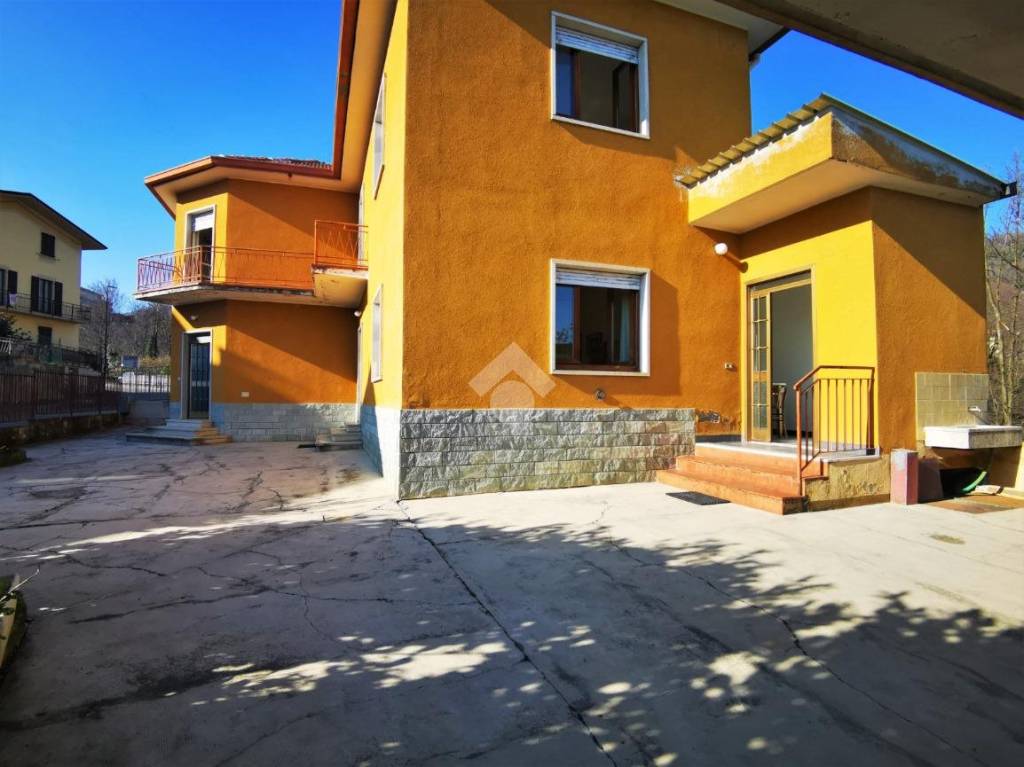 Villa in vendita a Mapello via Divisione Alpina Tridentina, 8