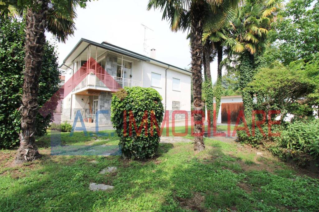 Villa in vendita a Vergiate via Mario Stoppani, 6