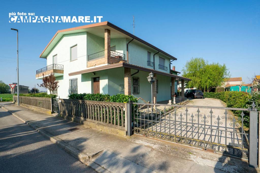 Villa Bifamiliare in vendita a Codigoro via 4 Novembre, 56
