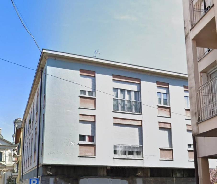 Appartamento in vendita a Lonate Pozzolo piazza Santa Maria