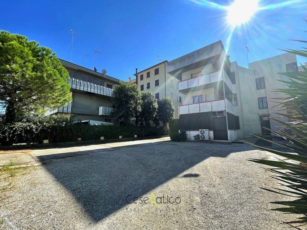 Appartamento in vendita a Cesenatico viale Giosuè Carducci, 95