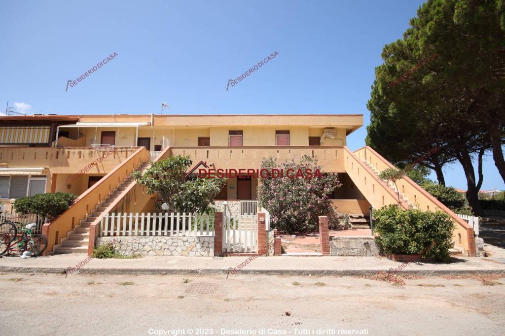 Appartamento in vendita a Campofelice di Roccella via Val di Mazara, 4