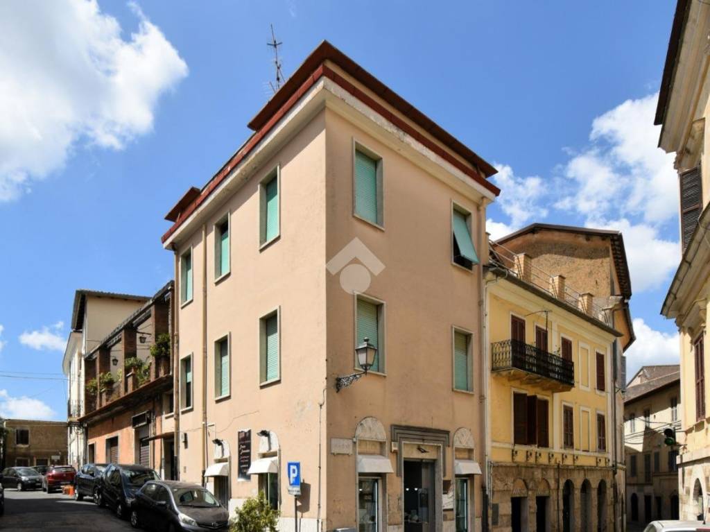 Appartamento in vendita a Sezze piazza Margherita, 11