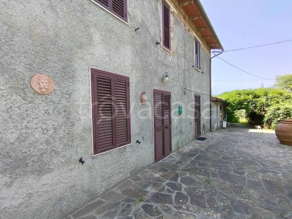 Casa Indipendente in vendita a Quarrata via Vecchia Fiorentina Tronco 2