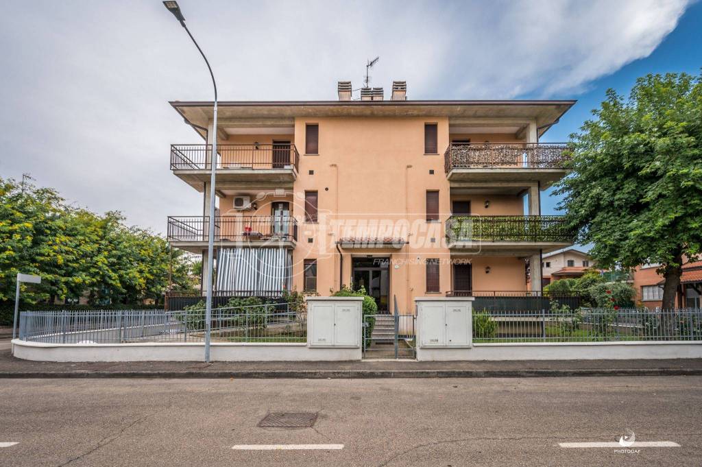 Appartamento in vendita a Casalgrande via Aldo Moro, 3/c