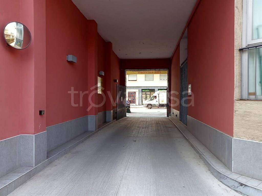 Garage in vendita a Torino via filadelfia, 108