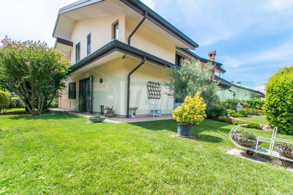 Villa Bifamiliare in vendita a Lainate via Don l. Radice, 18/5