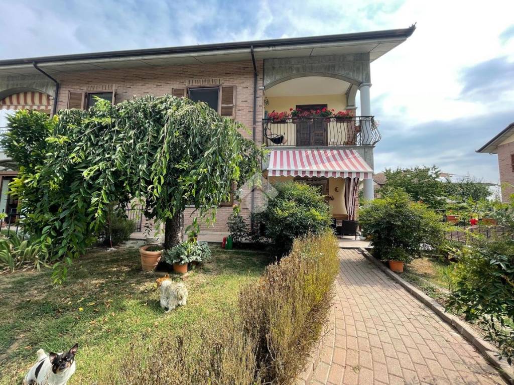 Villa Bifamiliare in vendita a Villafranca d'Asti via martiri della libertà, 27