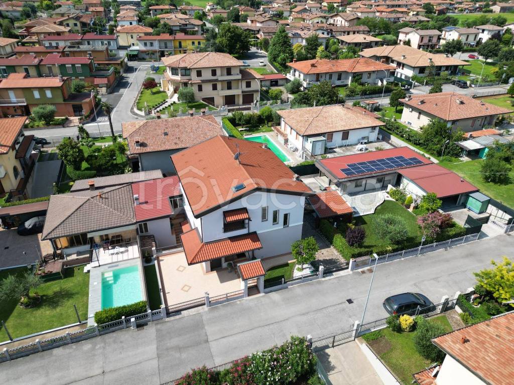 Villa in vendita a Bedizzole via Andrea Fantoni, 20