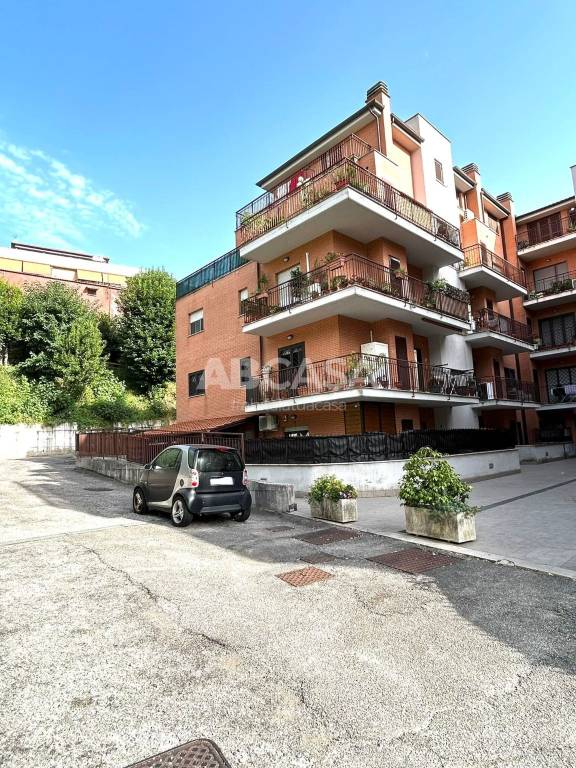 Appartamento in vendita a Velletri via Fontana delle Rose