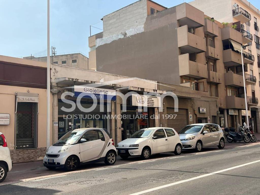Negozio in vendita a Cagliari viale Sant'avendrace, 236