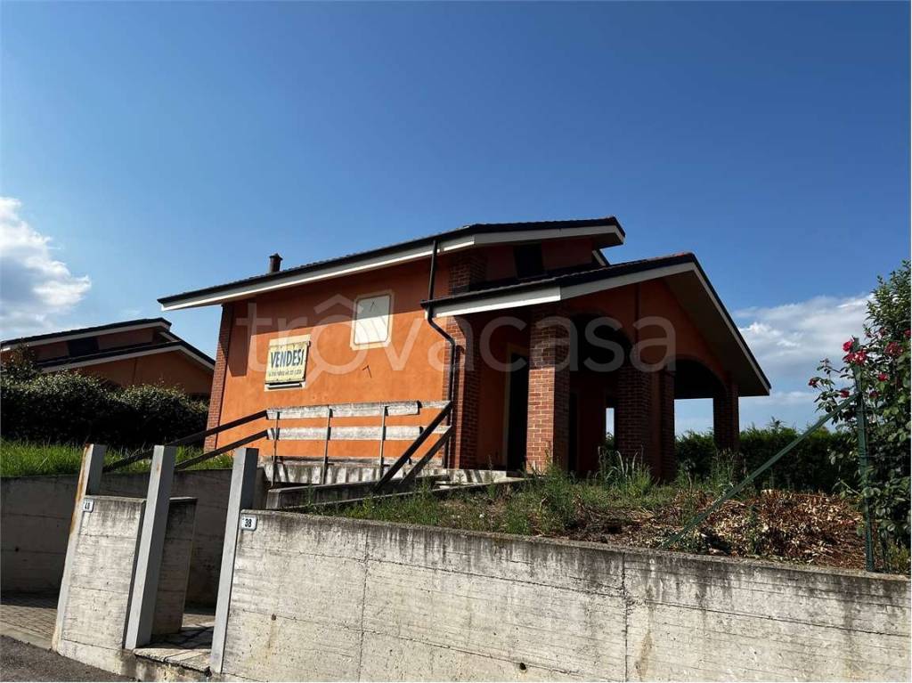 Villa in vendita a Valfenera