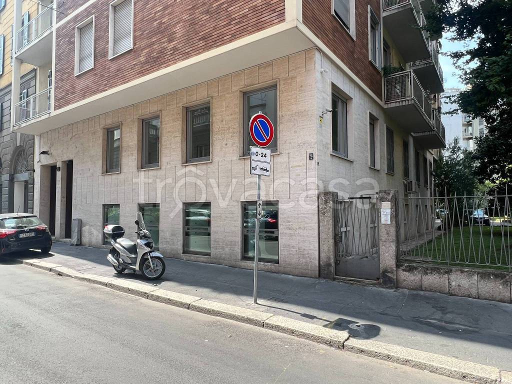 Ufficio in vendita a Milano via Marsala, 3