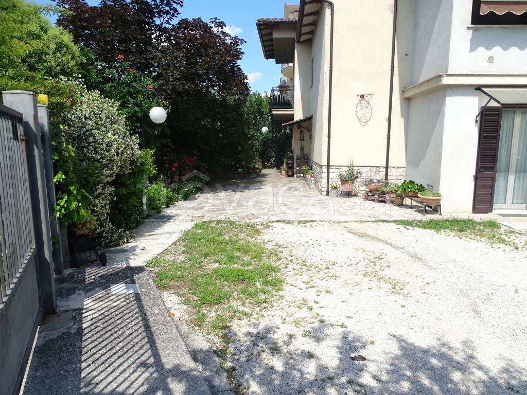 Villa Bifamiliare in vendita a Terni strada di San Carlo, 32