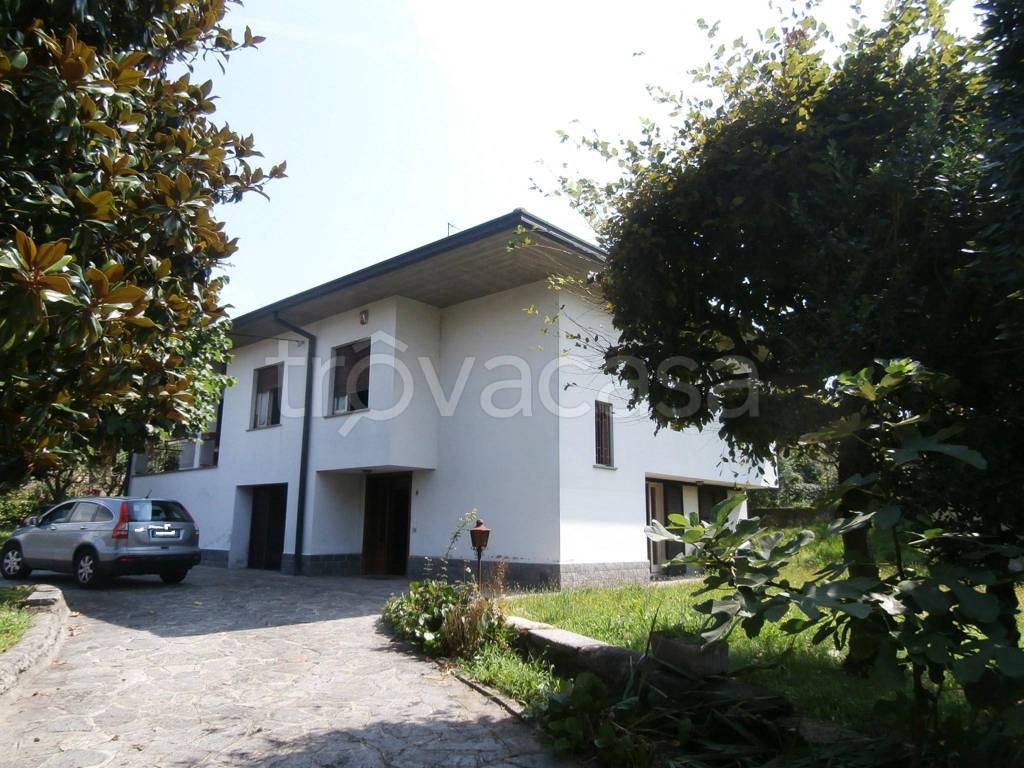Villa in vendita a Bosisio Parini via Belvedere, 12