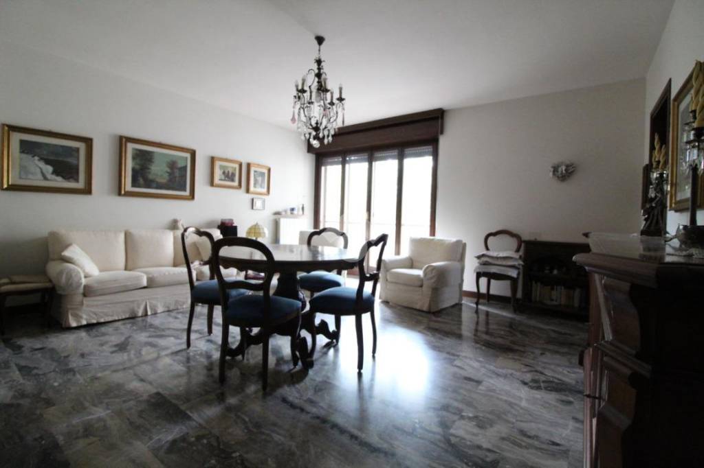 Appartamento in affitto a Lodi via Giuseppe Piermarini, 4