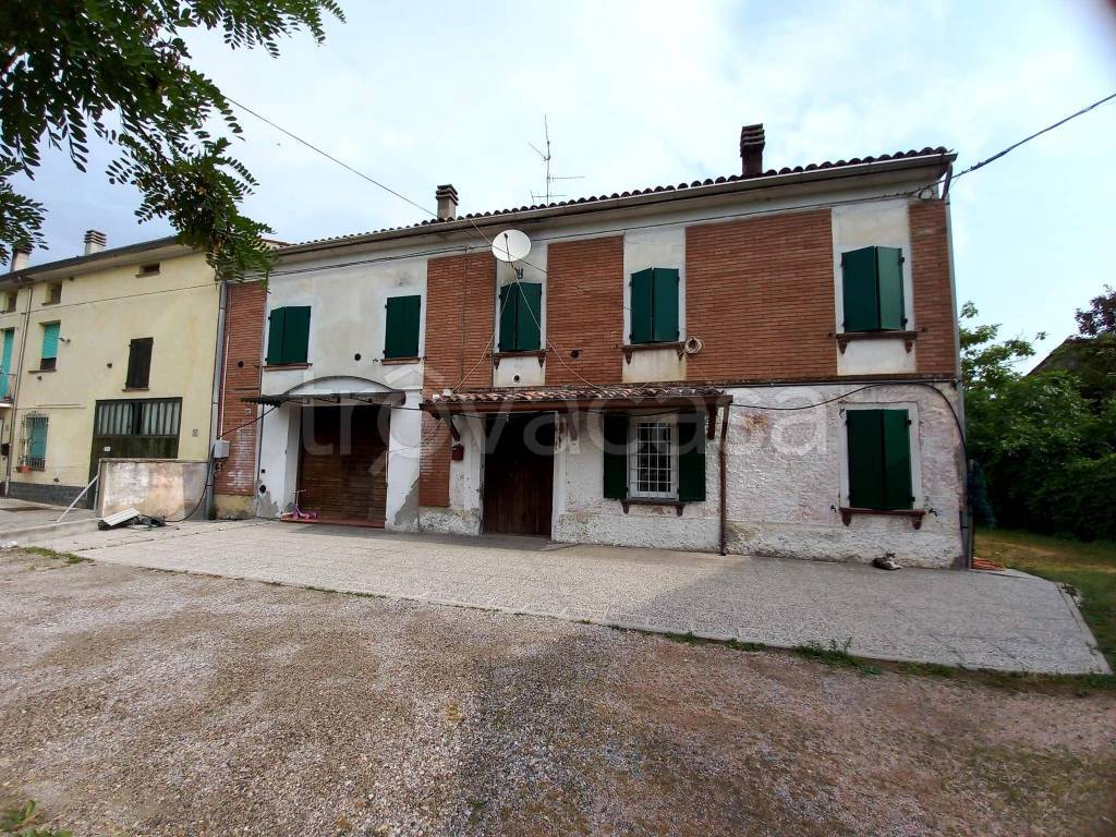 Casa Indipendente in vendita a Gualtieri ex Via Madonna