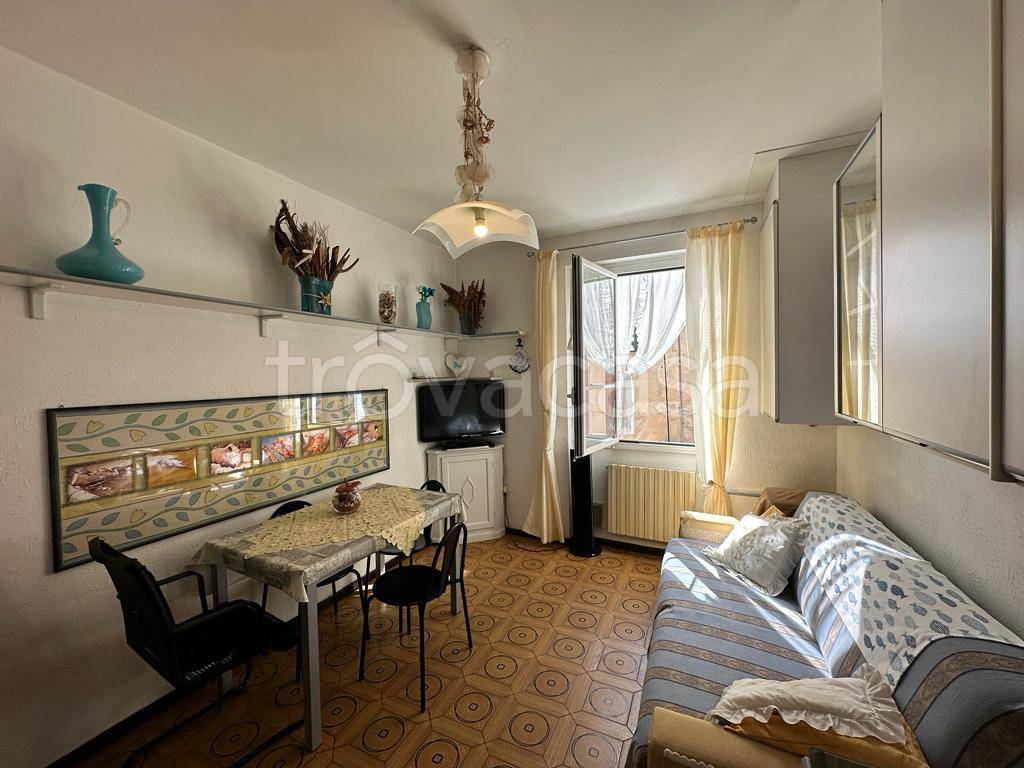 Appartamento in vendita a Loano via Giuseppe Rocca