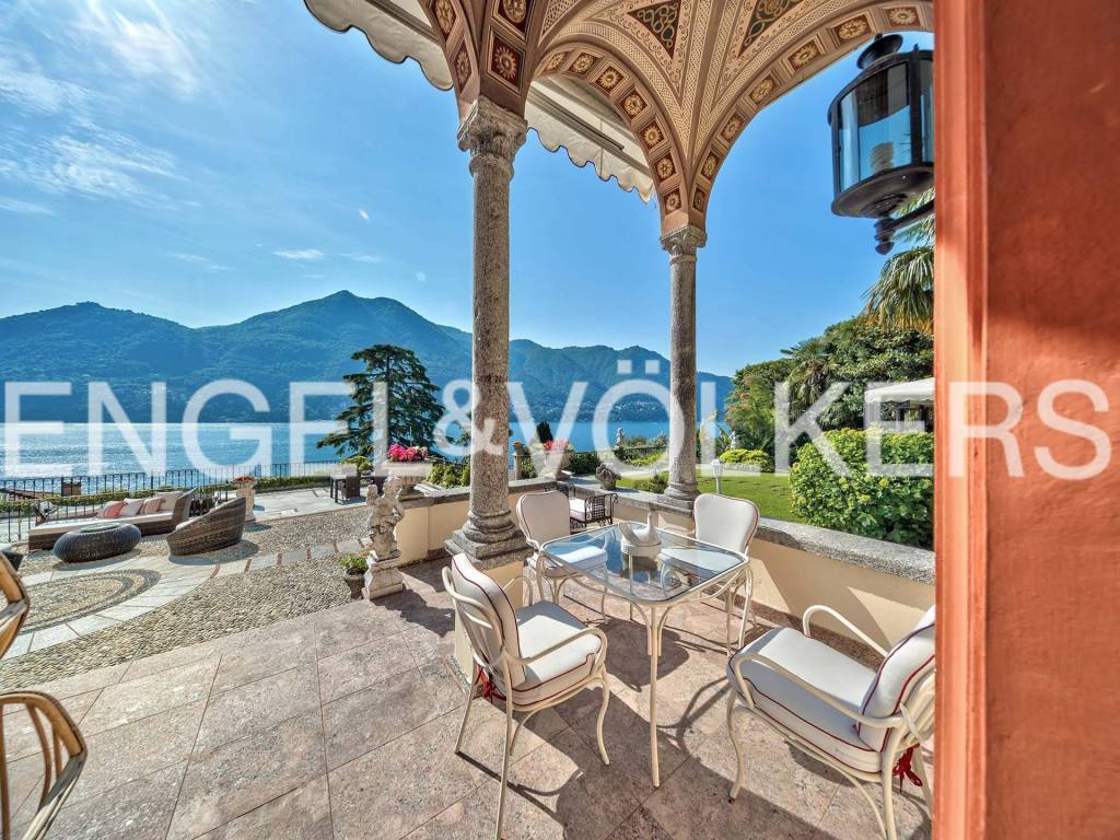 Villa in vendita a Moltrasio