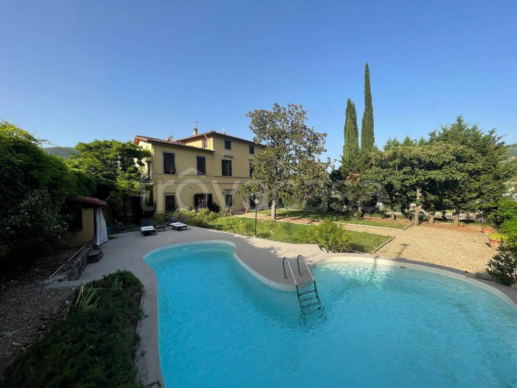 Villa Bifamiliare in in vendita da privato a Fiesole via della Rosa
