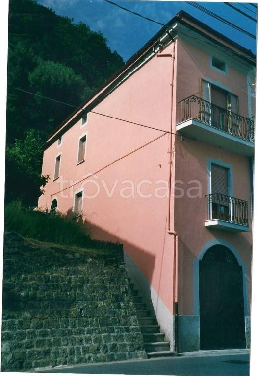 Casa Indipendente in in vendita da privato a Laurito via Gummara, 15