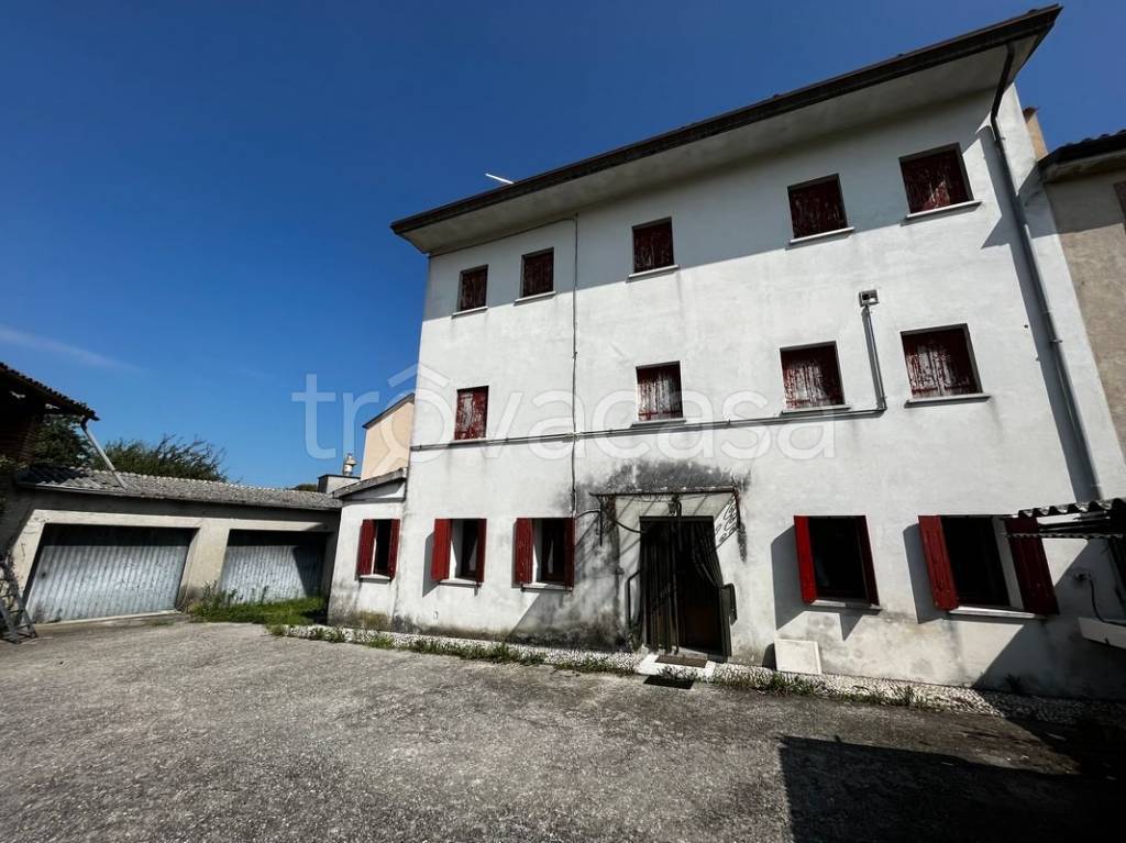 Casa Indipendente in vendita a Colle Umberto via Giuseppe Mazzini