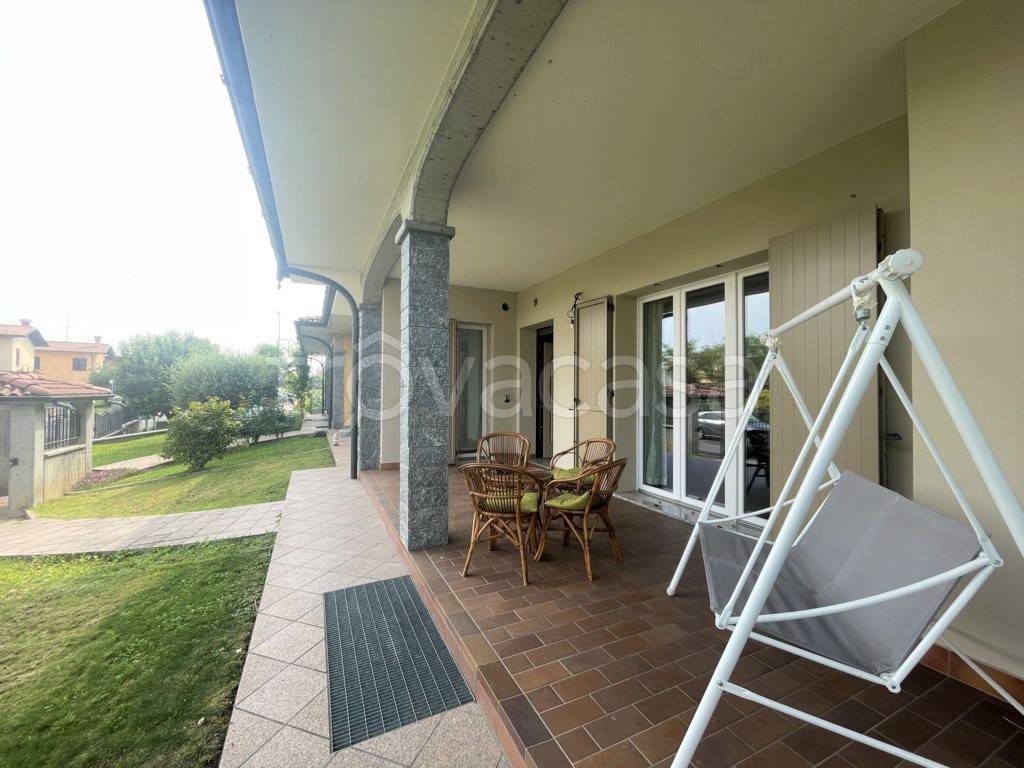 Villa Bifamiliare in vendita a Urago d'Oglio via Rudiano, 41/a