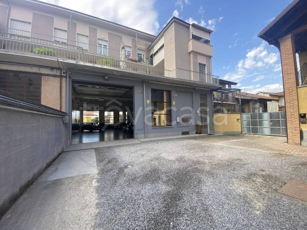 Capannone Industriale in affitto a Canale piazza Trento e Trieste