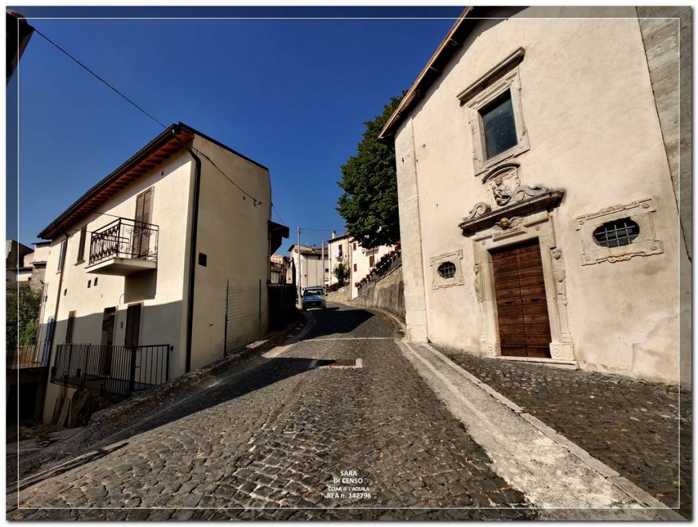 Appartamento in vendita a Castelvecchio Subequo via Fonte