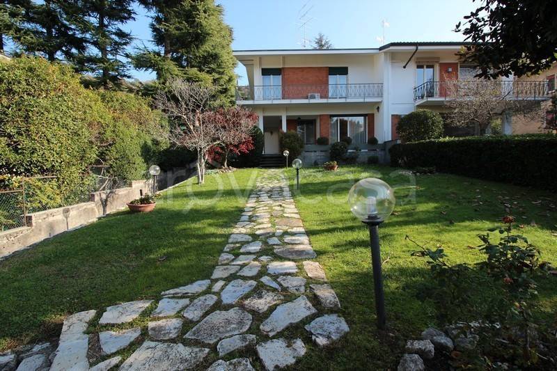 Villa Bifamiliare in vendita a Brescia via Maurizio Malvestiti