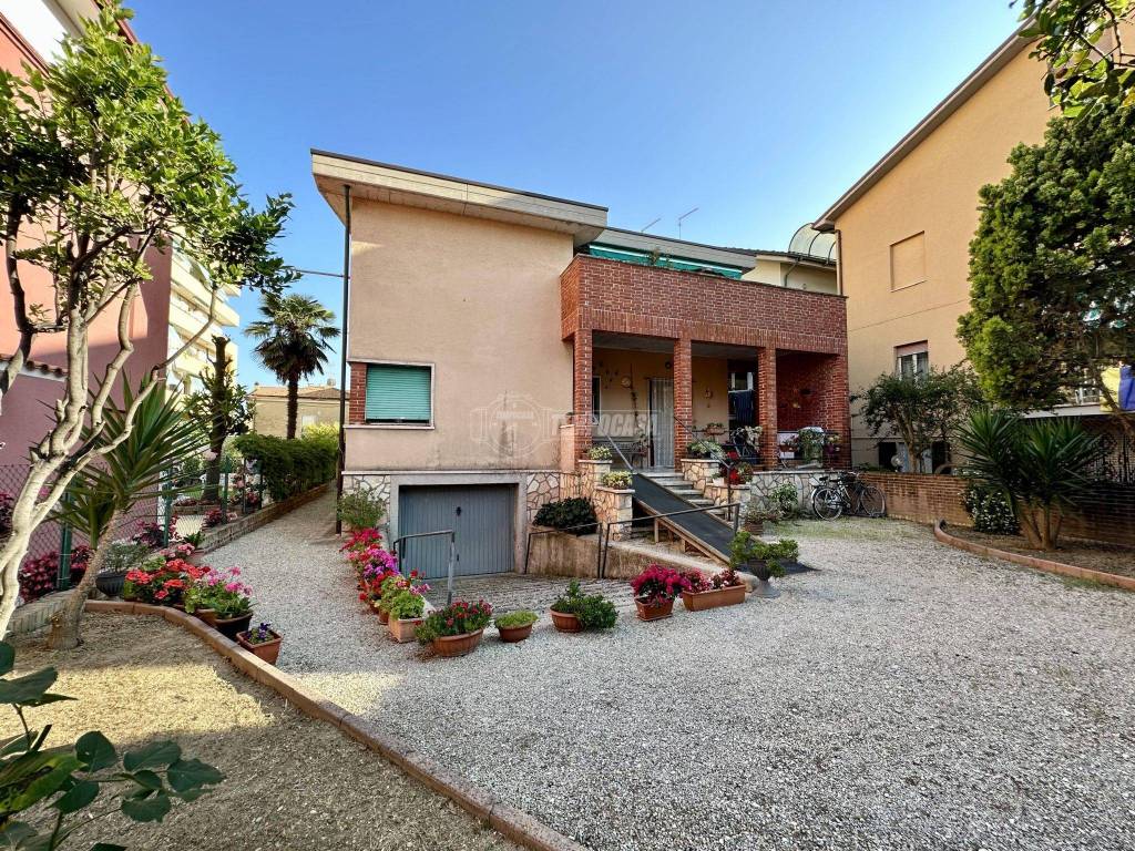 Villa Bifamiliare in vendita a Porto Recanati via Loreto