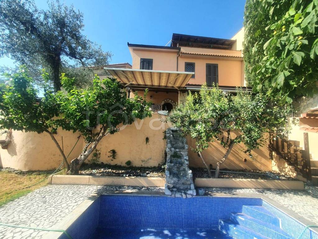 Casa Indipendente in vendita a Montelibretti via Valle Spaziani