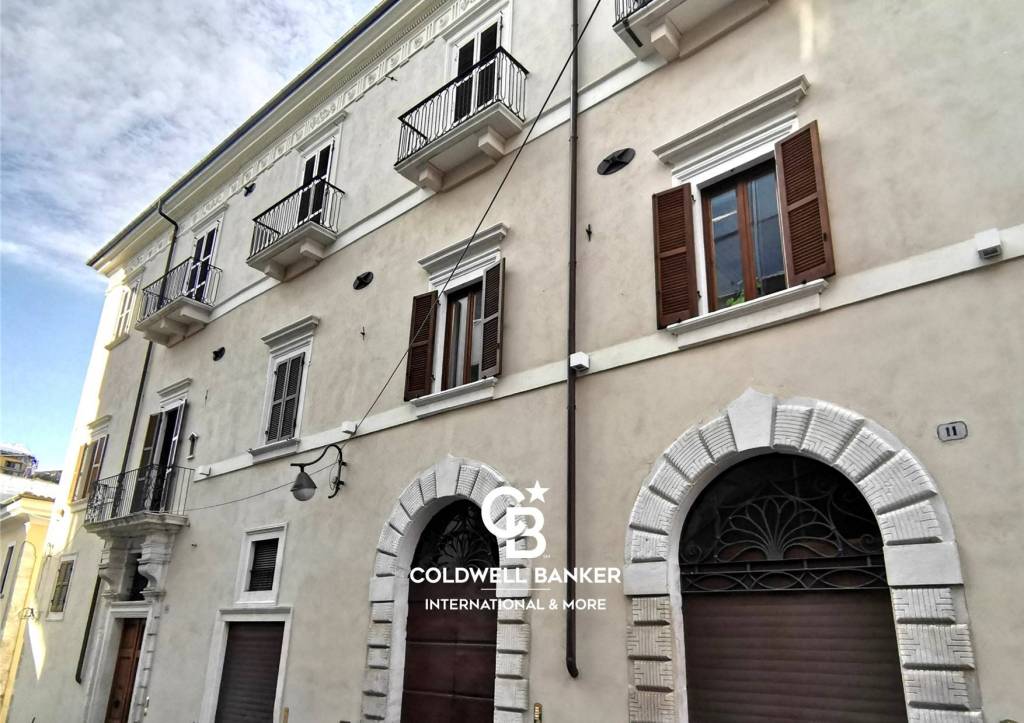Appartamento in vendita a L'Aquila via dell'Arcivescovado, 15