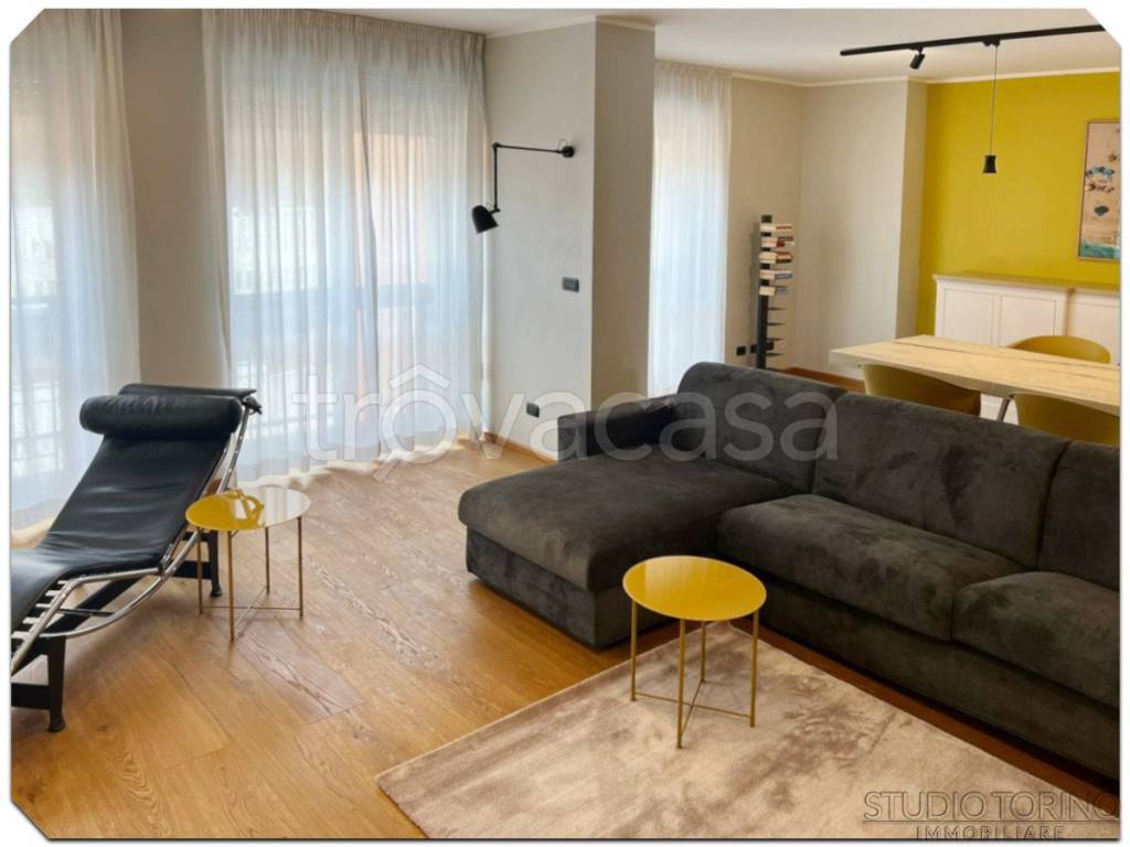 Appartamento in vendita a Torino via Valeggio, 5