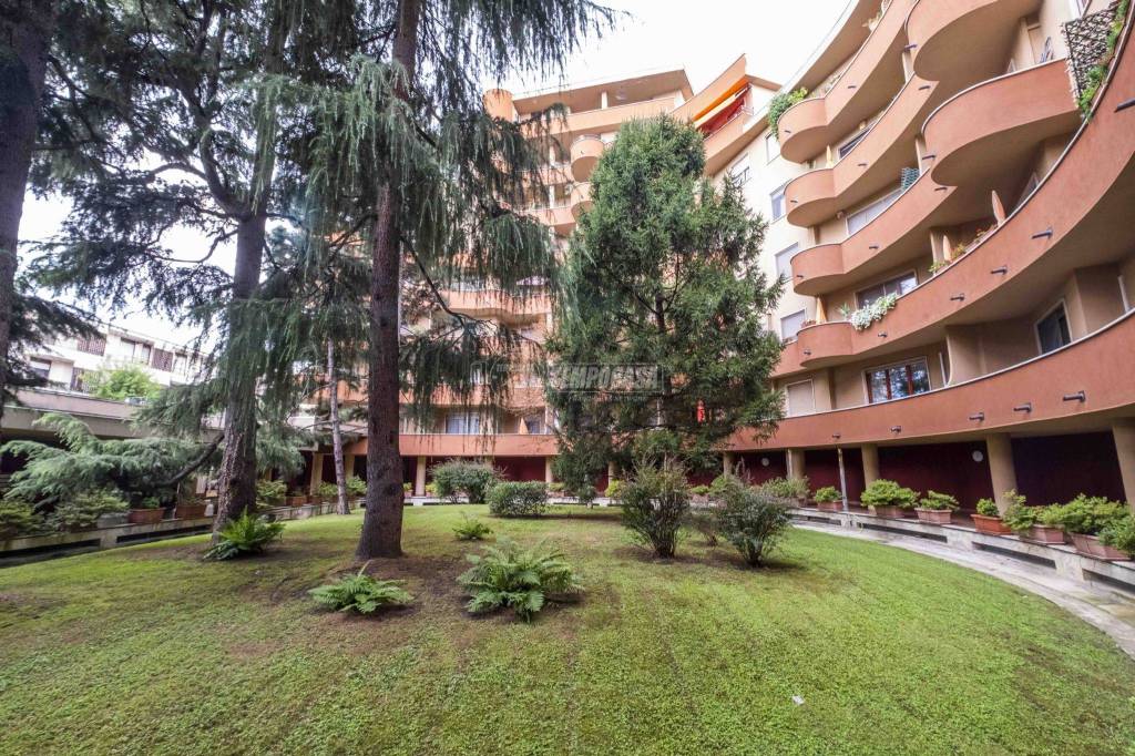 Appartamento in vendita a Novara via Biandrate, 6