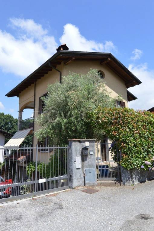 Villa in vendita a Gemonio via Privata Don Lorenzo Milani, 3