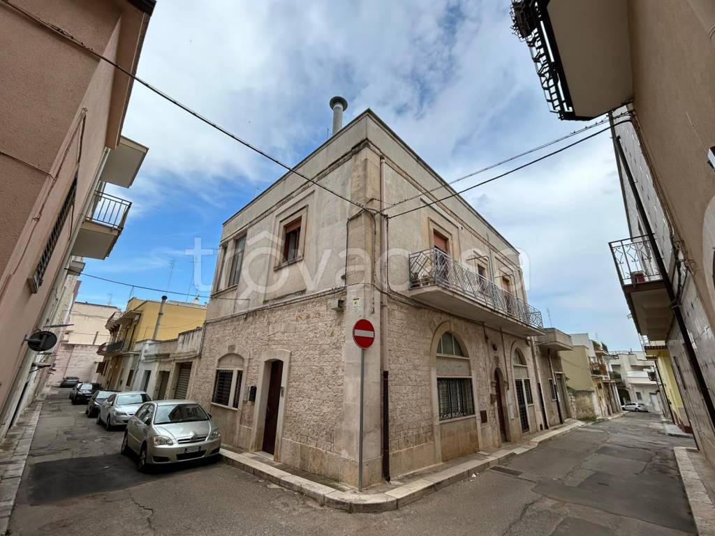 Casa Indipendente in vendita a Turi via Domenico Castellana
