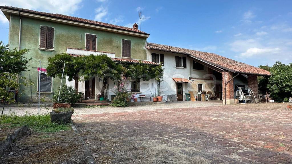 Villa in vendita a Mortara via Gualina