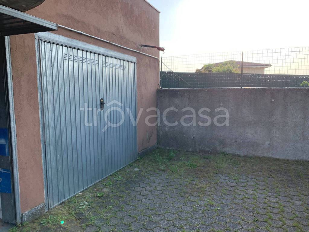 Garage in vendita a Cornegliano Laudense via Giacomo Puccini, 1